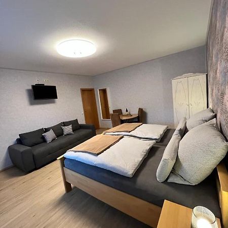 O&W Ferienzimmer Am Nuerburgring, Quiddelbach 외부 사진